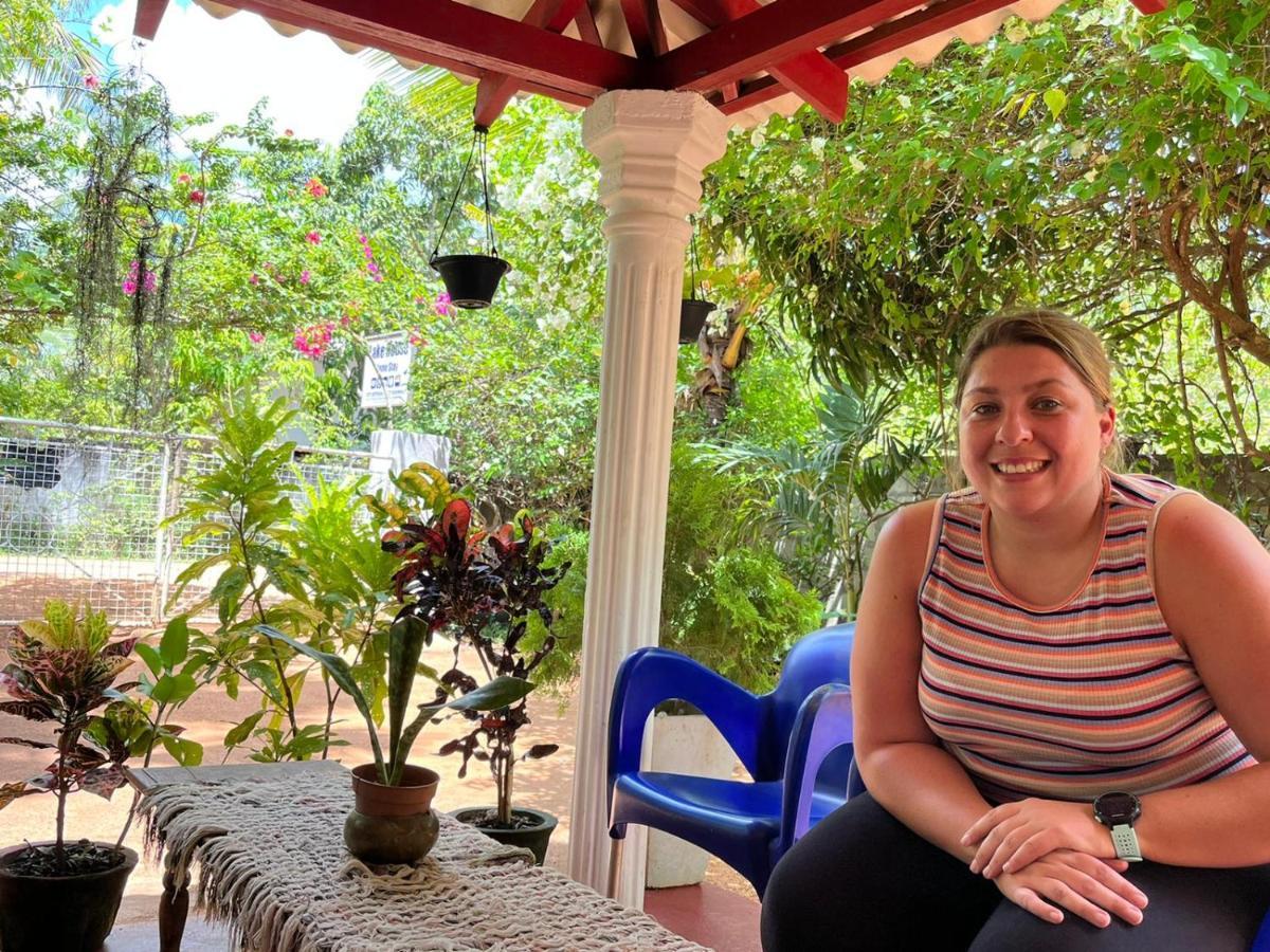 Lake House Homestay Anuradhapura Ngoại thất bức ảnh