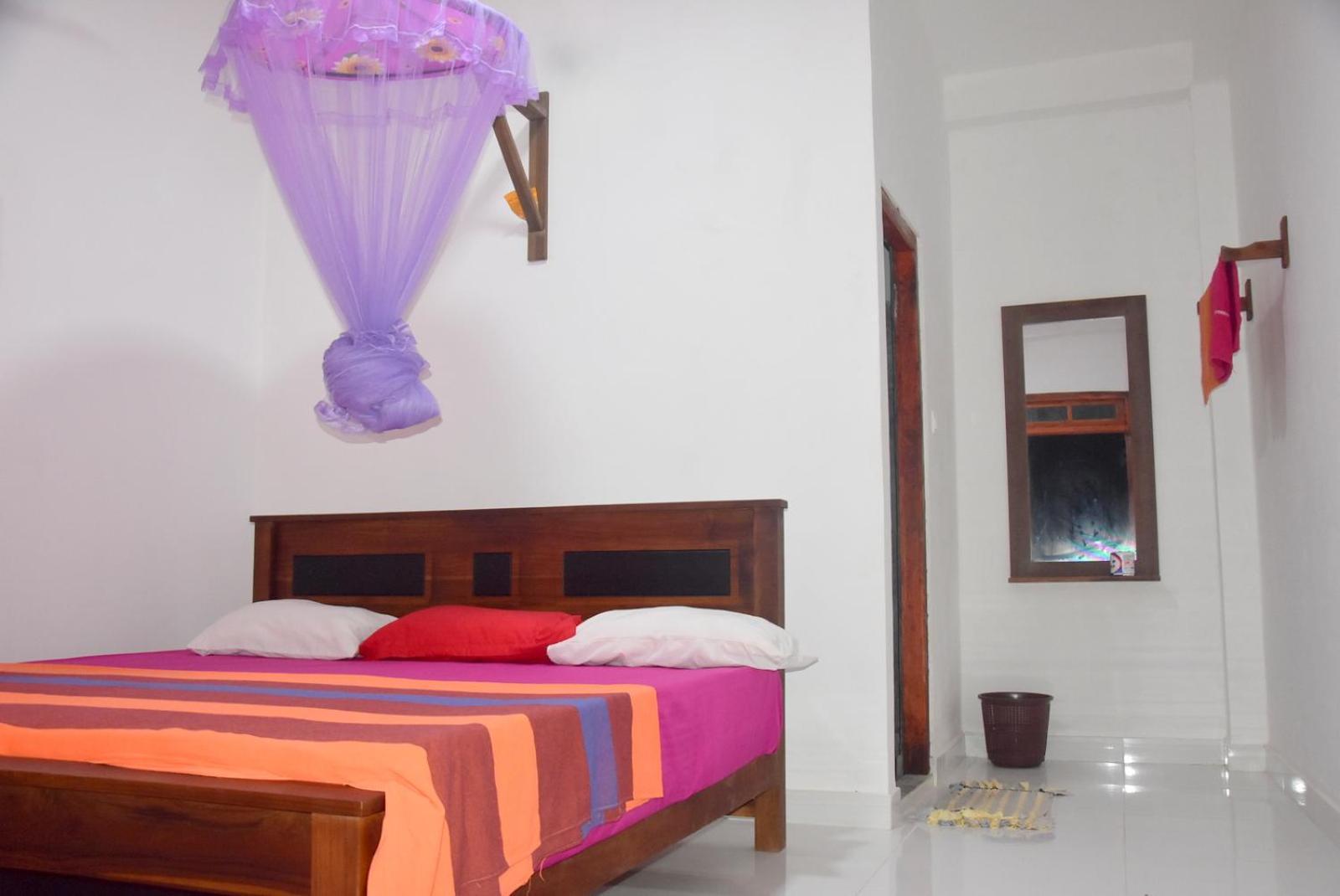 Lake House Homestay Anuradhapura Ngoại thất bức ảnh